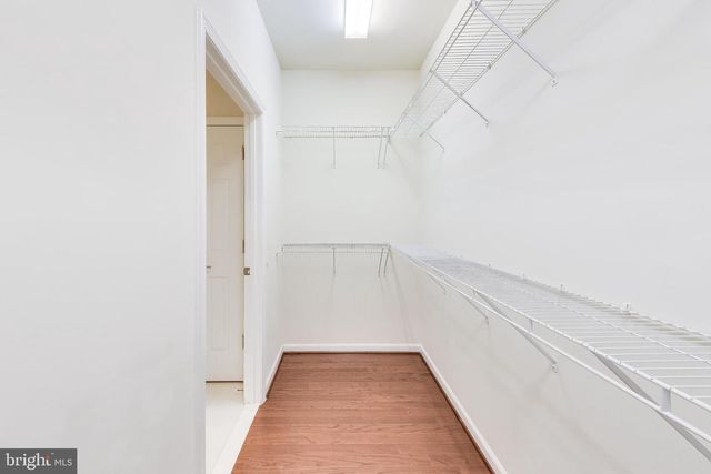 20500 CASABLANCA DR, Ashburn, VA 20147