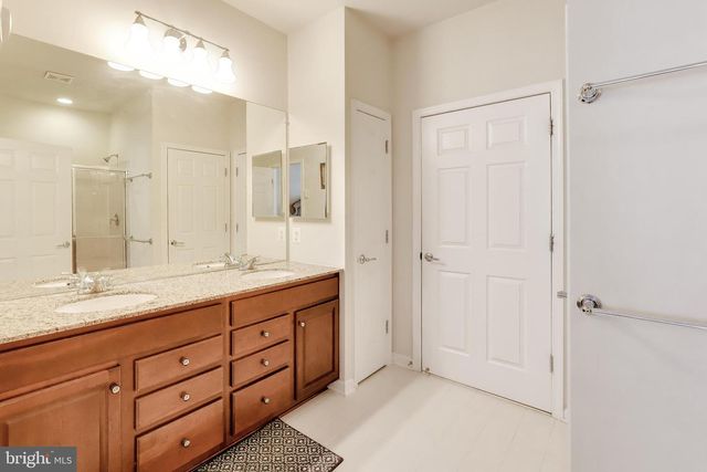 20500 CASABLANCA DR, Ashburn, VA 20147