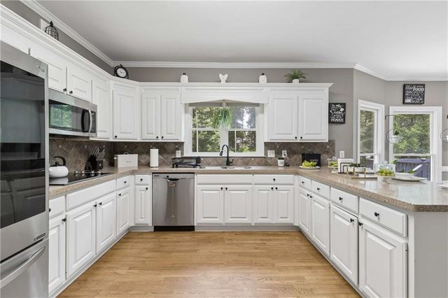 1204 Benbrooke Court NW, Acworth, GA 30101