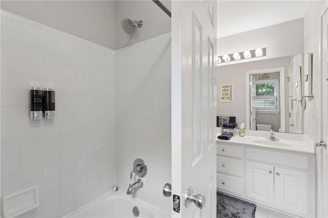 1204 Benbrooke Court NW, Acworth, GA 30101