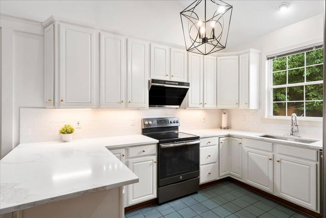 2316 Valencia Drive, Lexington, KY 40513