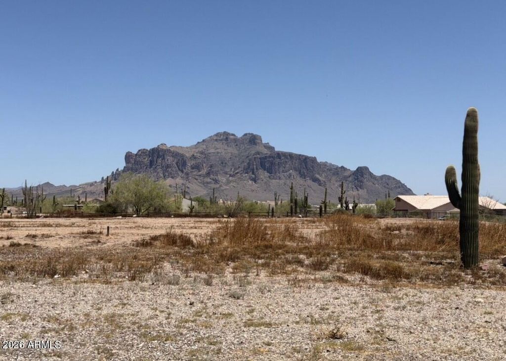 4726 N GILA Road, Apache Junction, AZ 85119
