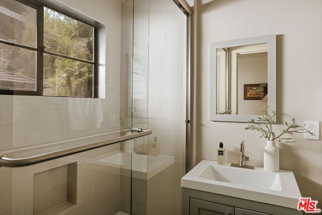 10122 Sunbrook Drive, Los Angeles, CA 90210