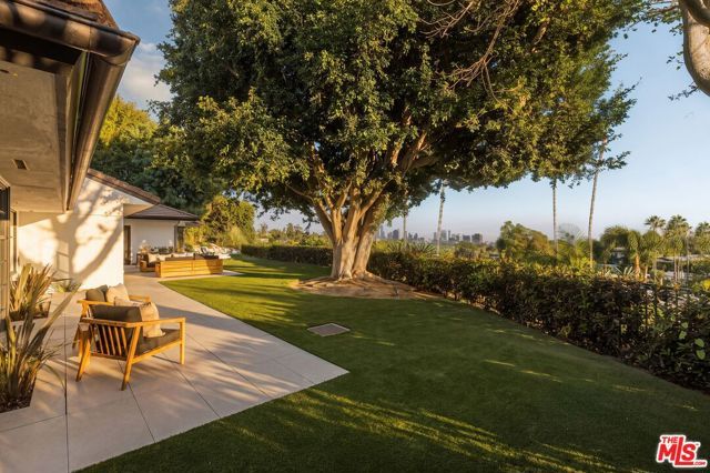 10122 Sunbrook Drive, Los Angeles, CA 90210