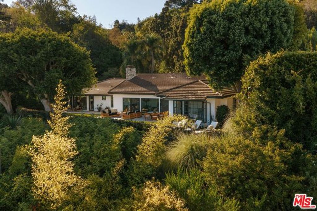 10122 Sunbrook Drive, Los Angeles, CA 90210