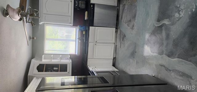 4260 Cherry Wood Trail Drive, Florissant, MO 63034