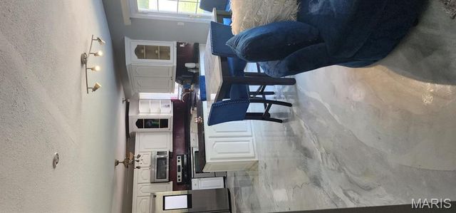 4260 Cherry Wood Trail Drive, Florissant, MO 63034