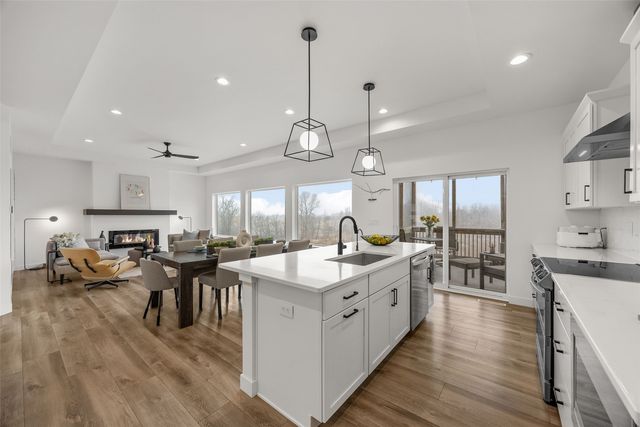 222 Sedona St, Iowa City, IA 52246