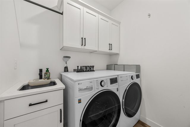 222 Sedona St, Iowa City, IA 52246