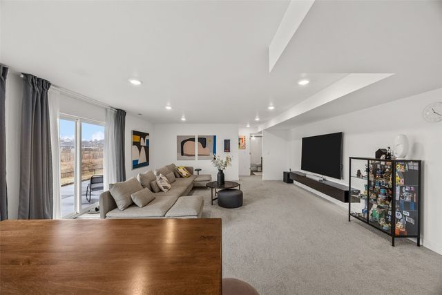 222 Sedona St, Iowa City, IA 52246