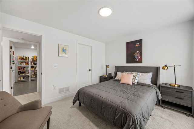 222 Sedona St, Iowa City, IA 52246