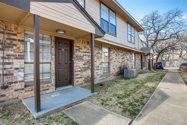 113 Peachtree Court B, Kennedale, TX 76060