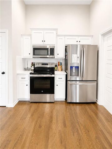 610 E 11th Street, Kearney, MO 64060
