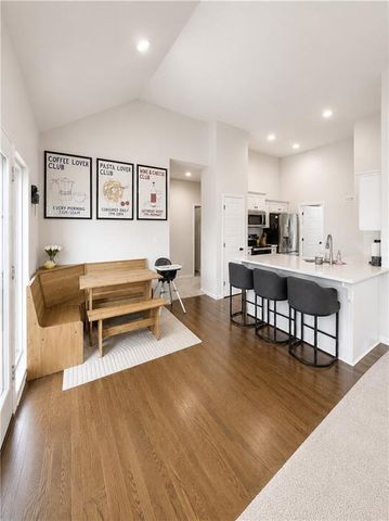 610 E 11th Street, Kearney, MO 64060