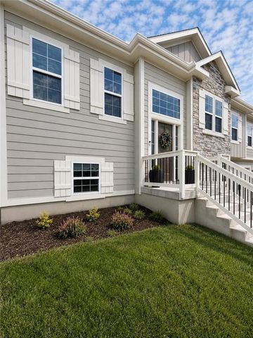 610 E 11th Street, Kearney, MO 64060