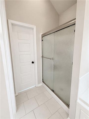 610 E 11th Street, Kearney, MO 64060