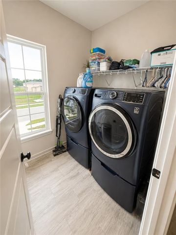 610 E 11th Street, Kearney, MO 64060
