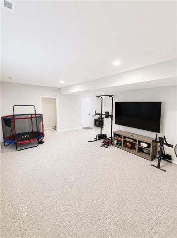 610 E 11th Street, Kearney, MO 64060