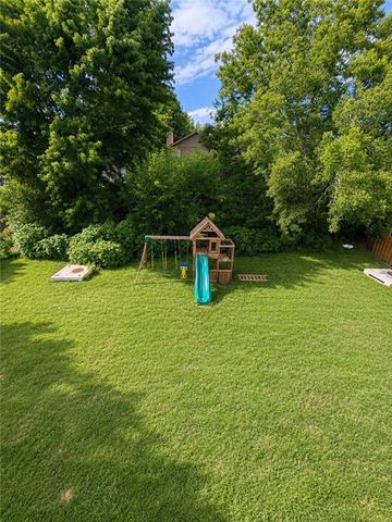 610 E 11th Street, Kearney, MO 64060