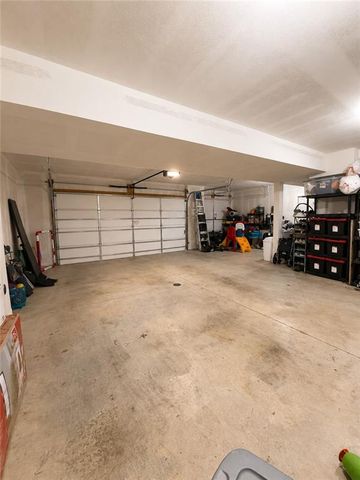 610 E 11th Street, Kearney, MO 64060