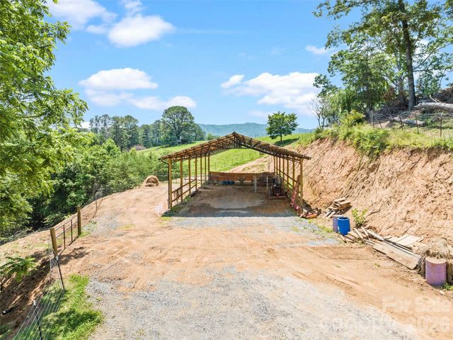 367 Robinson Road, Clyde, NC 28721