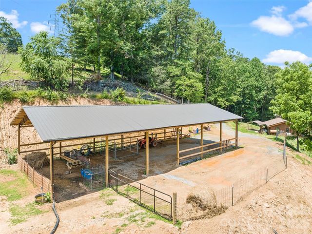 367 Robinson Road, Clyde, NC 28721