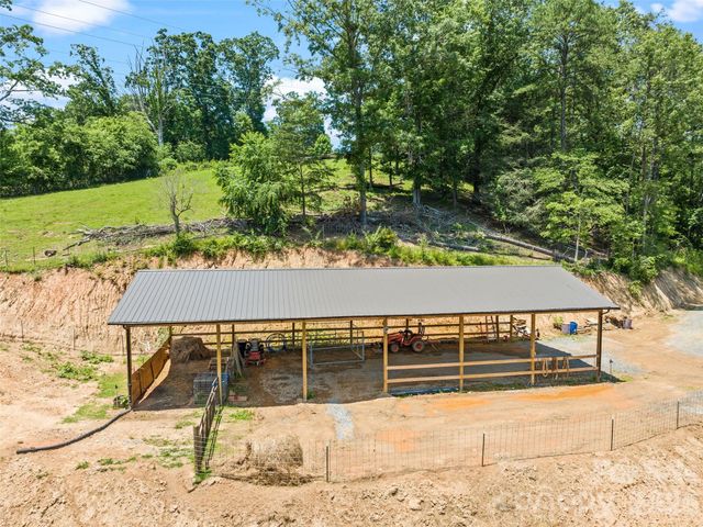 367 Robinson Road, Clyde, NC 28721