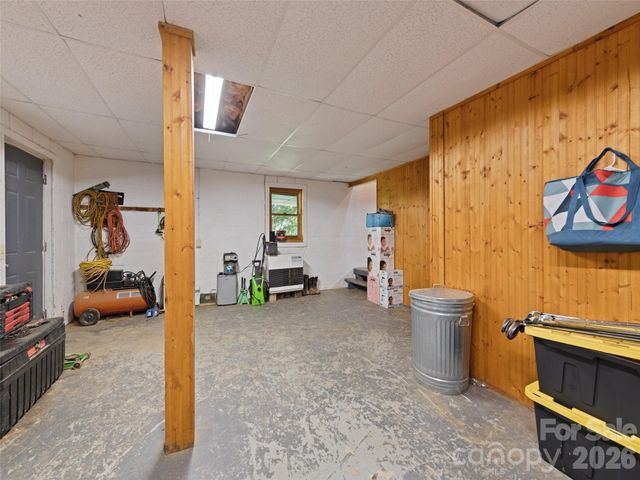 367 Robinson Road, Clyde, NC 28721