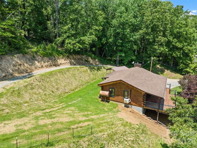 367 Robinson Road, Clyde, NC 28721