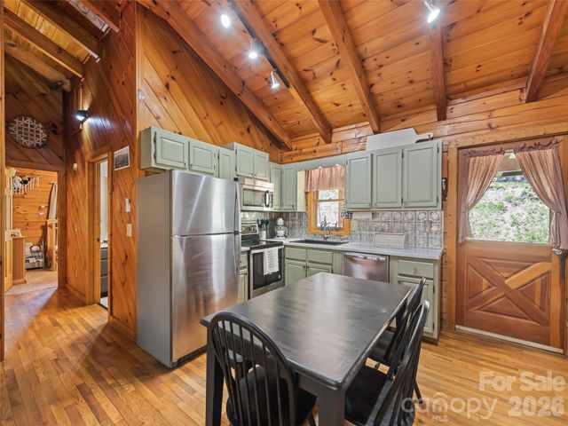 367 Robinson Road, Clyde, NC 28721