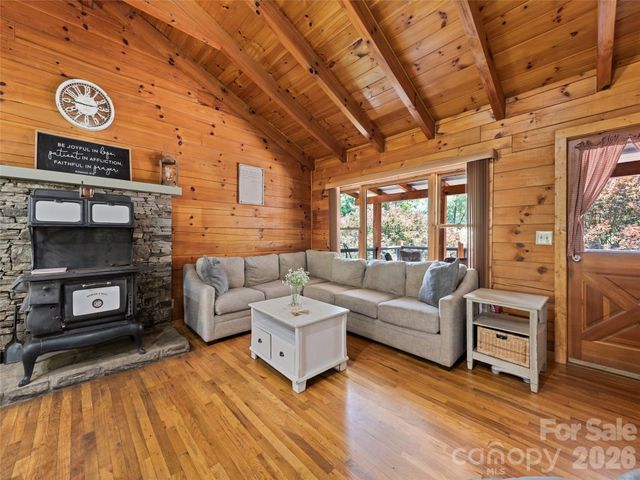367 Robinson Road, Clyde, NC 28721