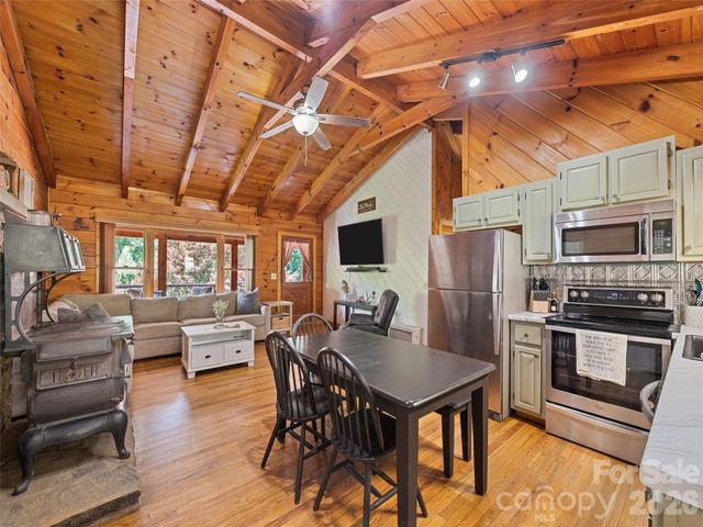 367 Robinson Road, Clyde, NC 28721