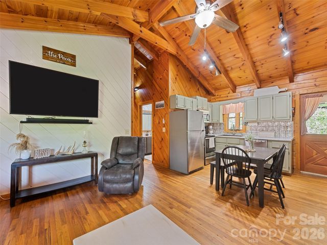 367 Robinson Road, Clyde, NC 28721