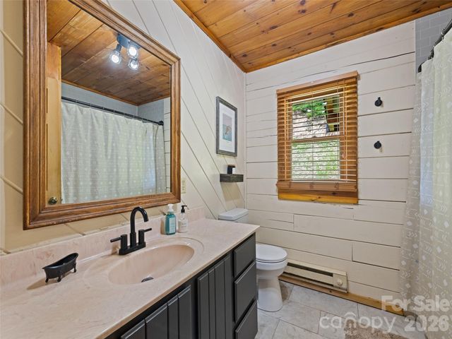 367 Robinson Road, Clyde, NC 28721