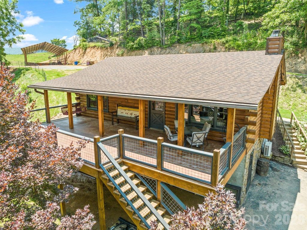 367 Robinson Road, Clyde, NC 28721
