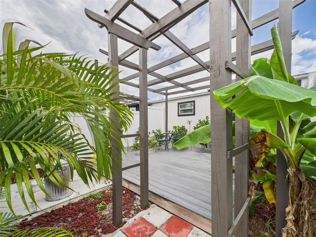 221 1ST STREET, Davenport, FL 33837