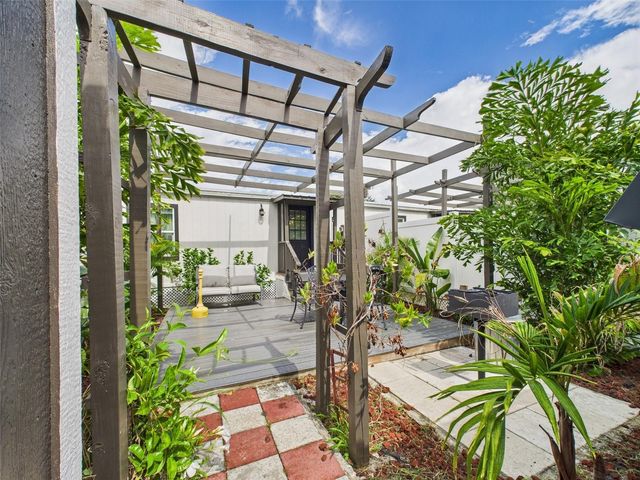 221 1ST STREET, Davenport, FL 33837