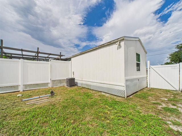 221 1ST STREET, Davenport, FL 33837