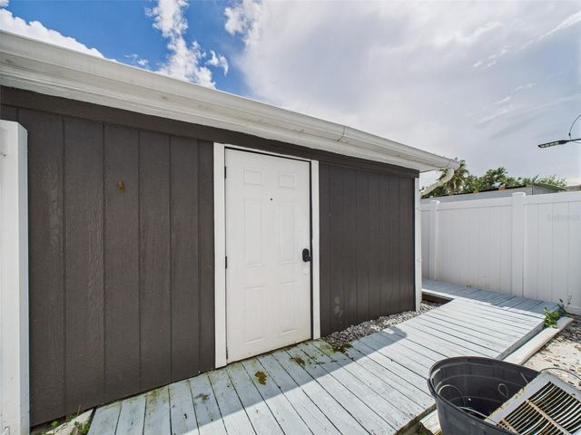 221 1ST STREET, Davenport, FL 33837