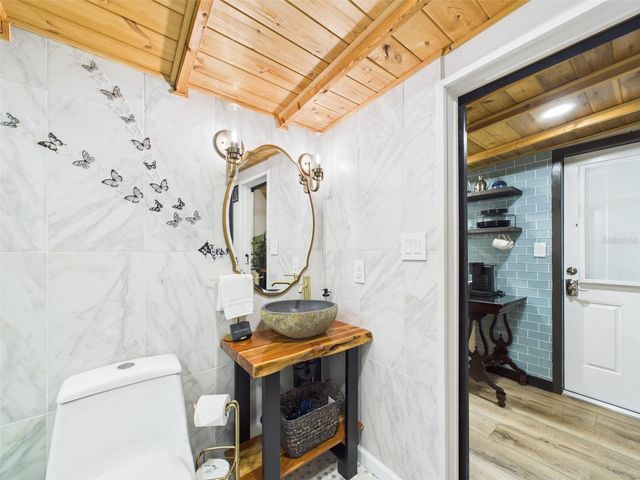 221 1ST STREET, Davenport, FL 33837