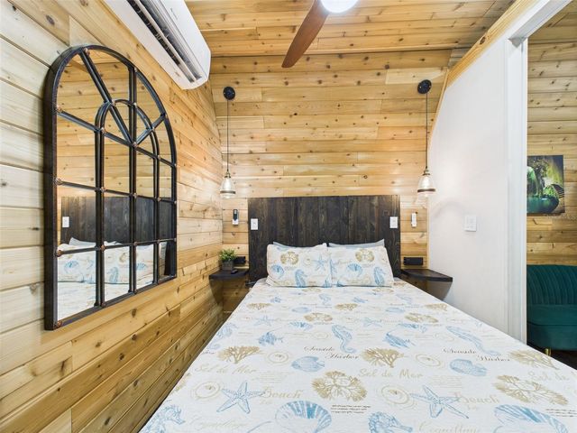 221 1ST STREET, Davenport, FL 33837