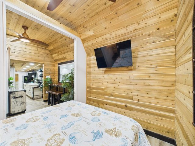 221 1ST STREET, Davenport, FL 33837