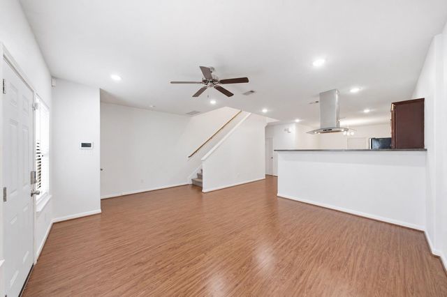 4528 Mayflower Street B, Houston, TX 77051