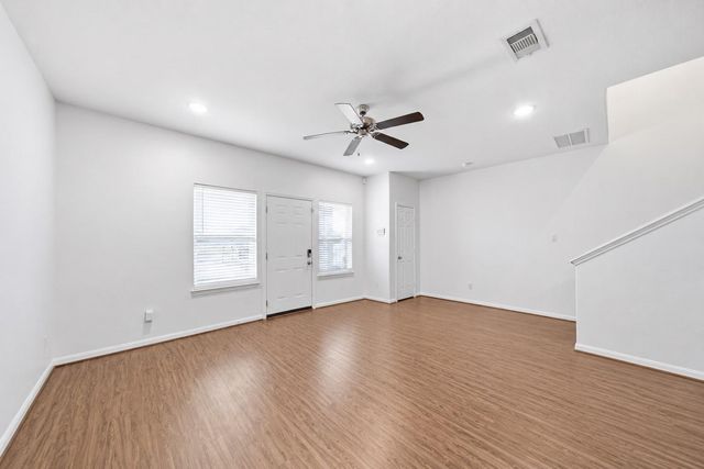 4528 Mayflower Street B, Houston, TX 77051