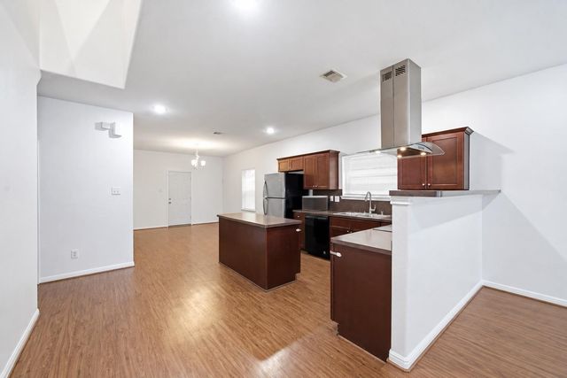 4528 Mayflower Street B, Houston, TX 77051