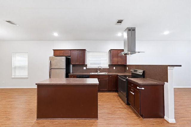 4528 Mayflower Street B, Houston, TX 77051