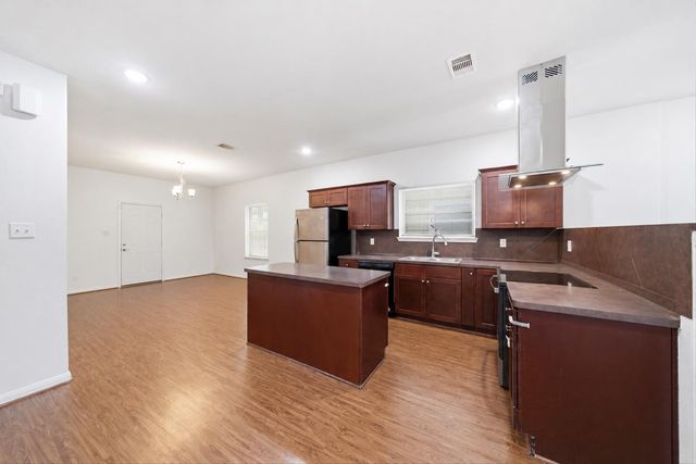 4528 Mayflower Street B, Houston, TX 77051