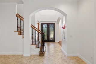 41 Tiburon DR, The Hills, TX 78738