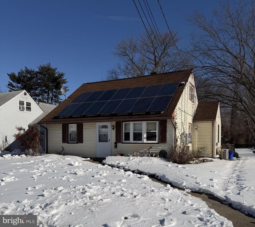 9 E WILLIAMS AVE, Barrington, NJ 08007