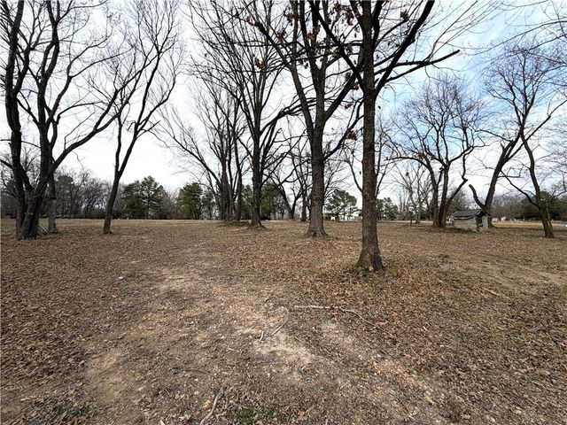 2961 Clark Road, Fayetteville, AR 72704